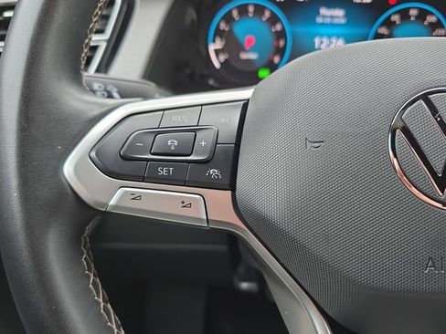 Used 2025 Volkswagen Atlas Cross Sport SE image 20