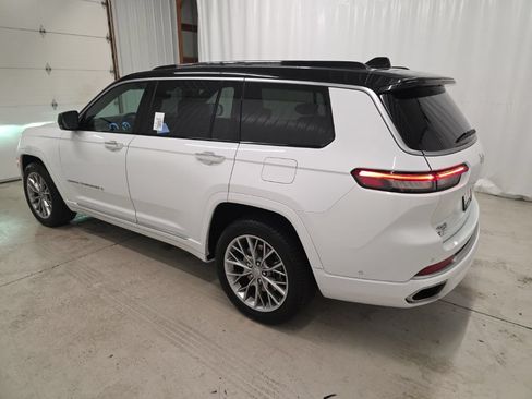 Used 2025 Jeep Grand Cherokee L Summit AWD/4WD image 3