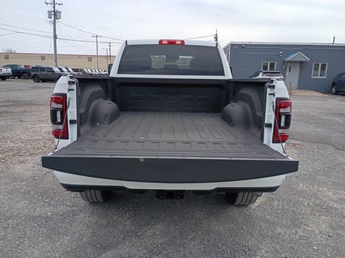 Used 2024 RAM 2500 Big Horn w/ Night Edition AWD/4WD image 13