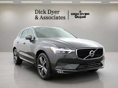 Used 2019 Volvo XC60 T5 Momentum w/ Multimedia Package