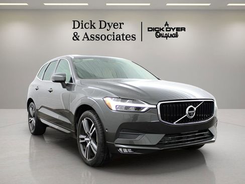 Used 2019 Volvo XC60 T5 Momentum w/ Multimedia Package image 1