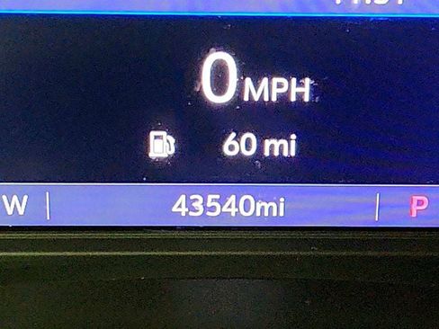 Used 2022 Buick Enclave Essence w/ Sport Touring Edition image 14