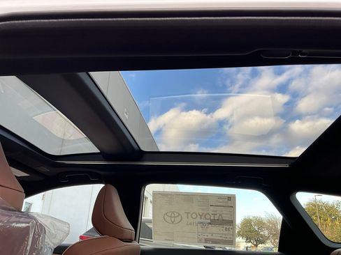 New 2025 Toyota Crown Signia image 20