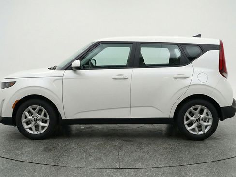 Used 2025 Kia Soul LX w/ LX Technology Package image 5