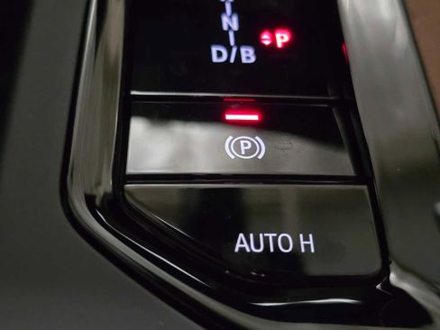 New 2026 BMW iX xDrive60 w/ Executive Package image 34