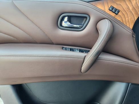 Used 2016 INFINITI QX80 Limited w/ All Season Package image 23