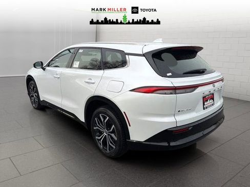 New 2026 Toyota Crown Signia image 3