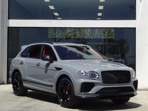Used 2023 Bentley Bentayga AWD/4WD image 11