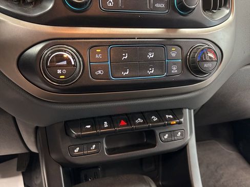 Used 2020 Chevrolet Colorado Z71 AWD/4WD image 22