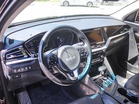 Used 2022 Kia Niro Touring Special Edition FWD image 22