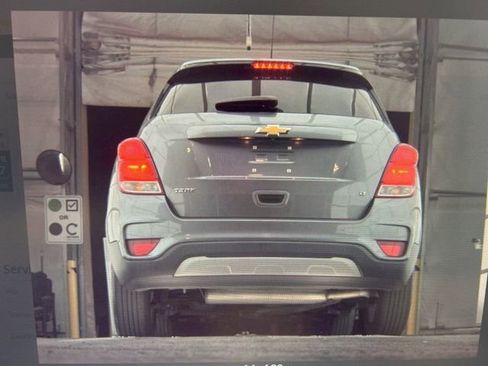 Used 2019 Chevrolet Trax LT w/ LT Convenience Package image 12