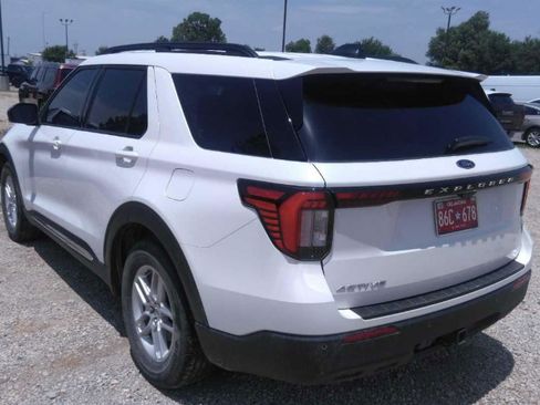 Used 2025 Ford Explorer Active RWD image 5