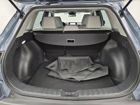 Used 2024 Toyota Corolla Cross L image 8