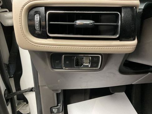 Used 2023 Lincoln Aviator Reserve w/ Equipment Group 201A AWD/4WD image 11