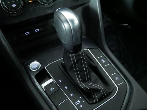 Used 2021 Volkswagen Tiguan SEL Premium R-Line image 31