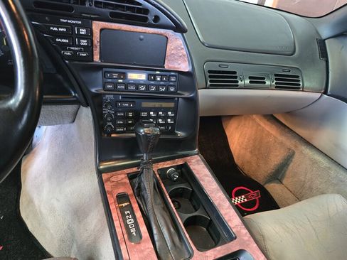 Used 1995 Chevrolet Corvette Coupe image 17