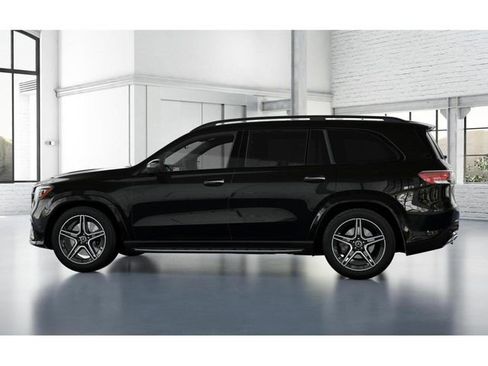 Used 2026 Mercedes-Benz GLS 450 4MATIC image 33