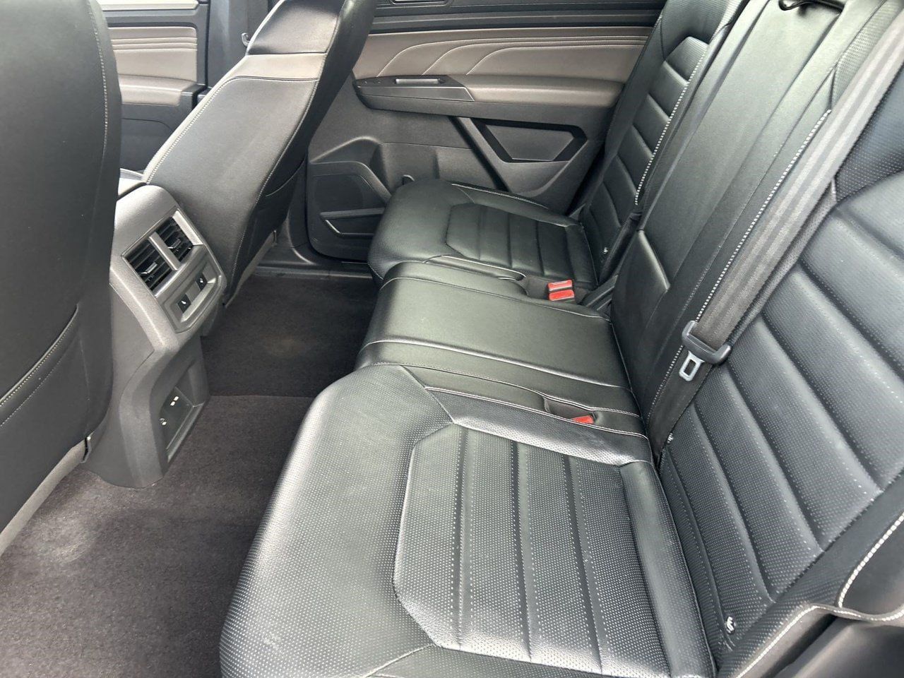 Used 2021 Volkswagen Atlas Cross Sport SEL Premium R-Line AWD/4WD image 14
