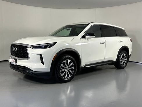Used 2023 INFINITI QX60 Pure AWD/4WD image 3