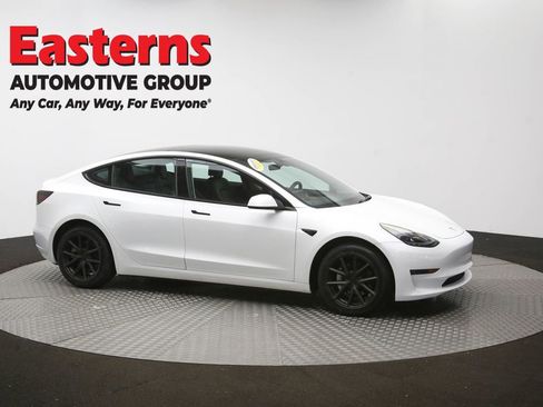 Used 2023 Tesla Model 3 Standard Range image 44