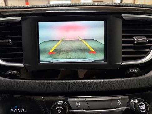 Used 2022 Chrysler Voyager LX FWD image 18