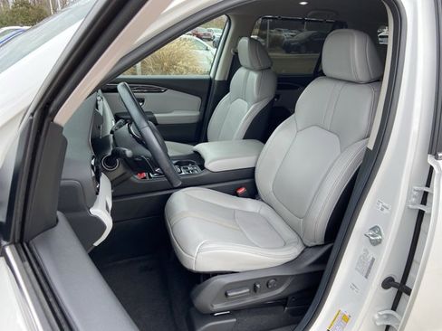 Used 2025 Honda Pilot EX-L image 17