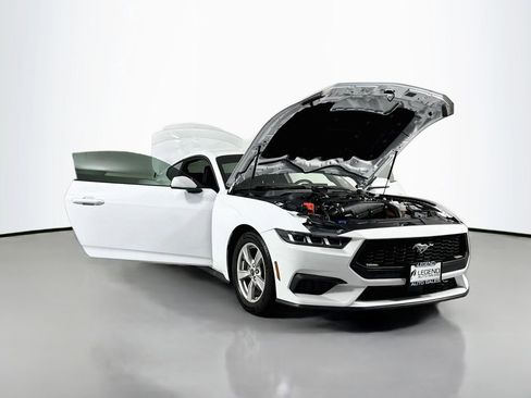 Used 2024 Ford Mustang Coupe RWD image 17