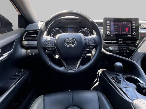 Used 2023 Toyota Camry SE FWD image 6