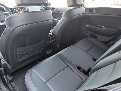 Used 2020 Kia Sportage S image 24