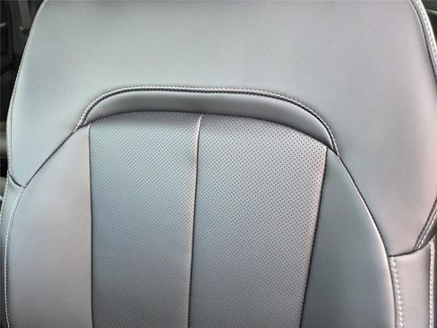 New 2025 Jeep Grand Cherokee Limited w/ Luxury Tech Group II image 18