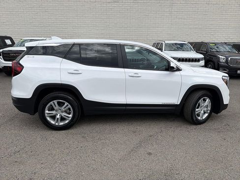Used 2023 GMC Terrain SLE FWD image 4