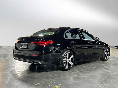 Used 2025 Mercedes-Benz C 300 4MATIC Sedan image 3