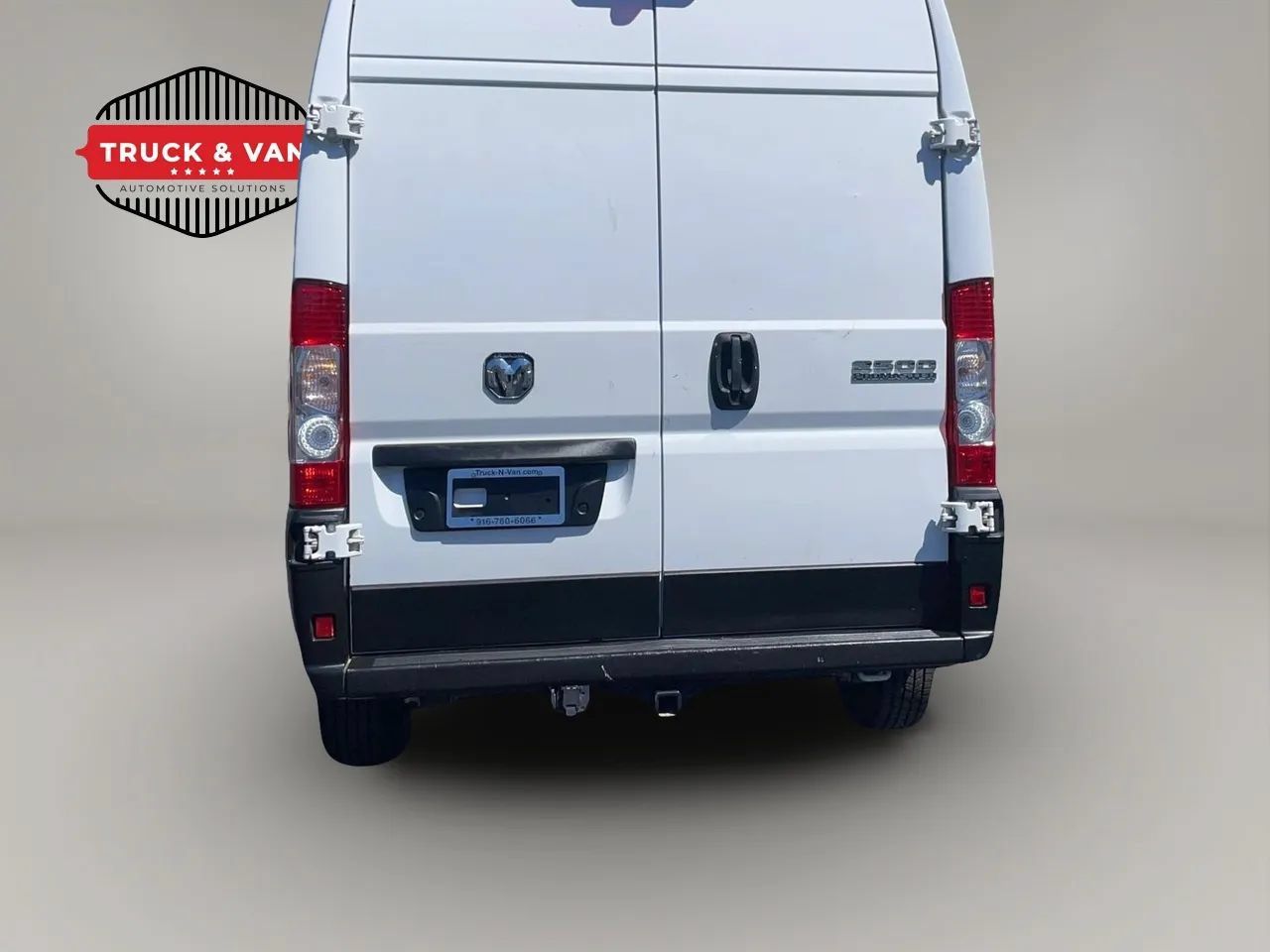 Used 2023 RAM ProMaster 2500 w/ Convenience Group FWD image 5