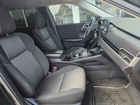 Used 2024 Mitsubishi Outlander ES FWD image 19