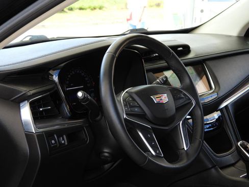 Used 2018 Cadillac XT5 Premium Luxury w/ LPO, Wheel Lock Package AWD/4WD image 52
