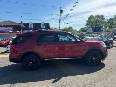 Used 2019 Ford Explorer XLT w/ Equipment Group 202A AWD/4WD image 21