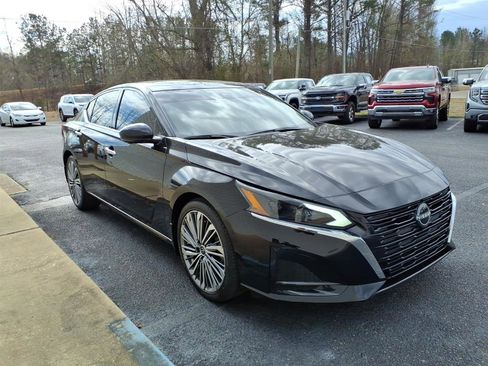 Used 2024 Nissan Altima 2.5 SL image 3