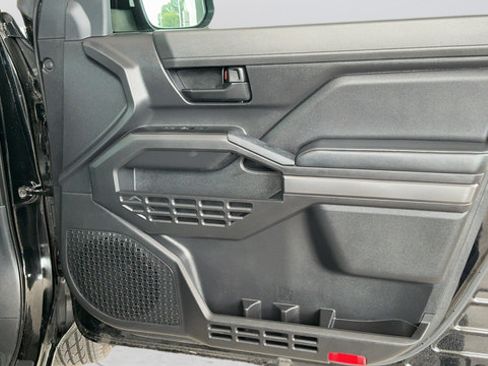 Used 2024 Toyota Tacoma SR5 AWD/4WD image 23