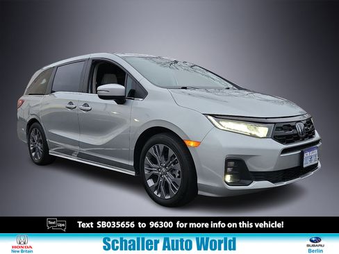 Used 2025 Honda Odyssey Touring image 1