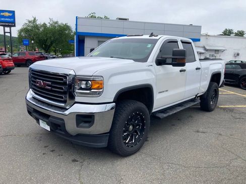 Used 2018 GMC Sierra 2500 4x4 Double Cab w/ Sierra Convenience Package image 3