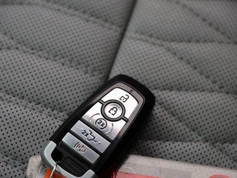 Used 2021 Ford F150 Limited image 11