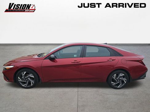 Certified 2025 Hyundai Elantra Sport image 8