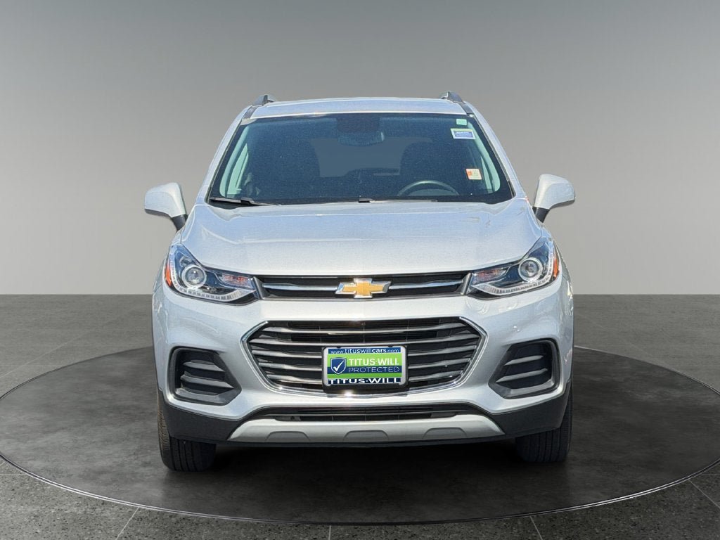 Used 2022 Chevrolet Trax LT w/ LT Convenience Package AWD/4WD image 2