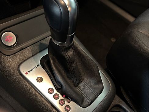 Used 2017 Volkswagen Tiguan S image 31