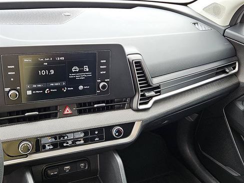 Used 2025 Kia Sportage LX FWD image 18
