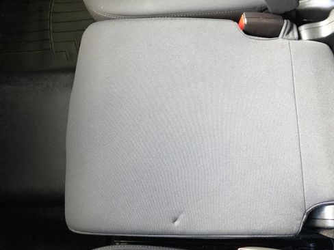 Used 2025 Chevrolet Silverado 1500 LT AWD/4WD image 21