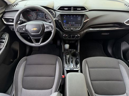 Used 2023 Chevrolet TrailBlazer LT w/ Convenience Package AWD/4WD image 11