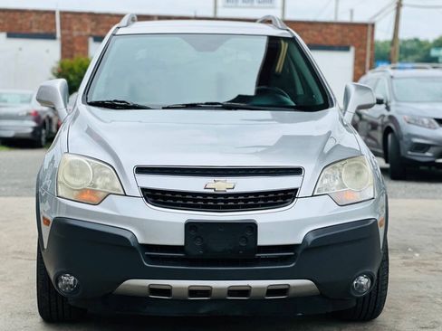 Used 2013 Chevrolet Captiva Sport LS FWD image 3