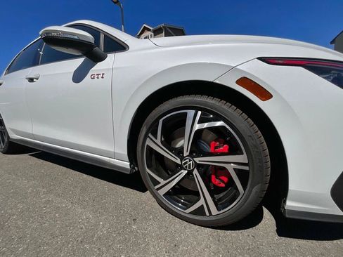 New 2026 Volkswagen GTI SE FWD image 10