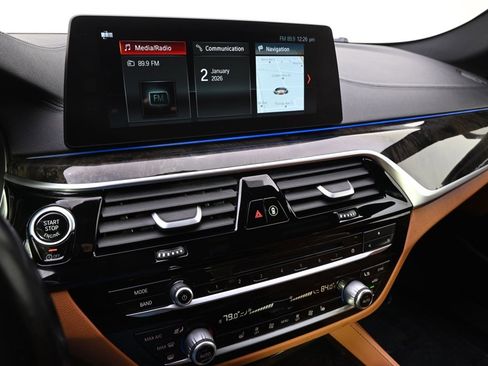 Used 2017 BMW 540i xDrive image 27